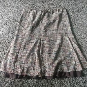 Multicolored skirt with brown underlined bottom
